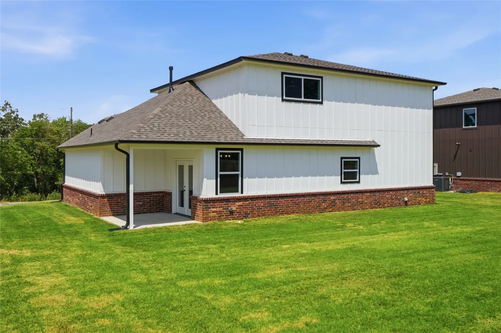 1524 E Grayson Avenue Sapulpa, OK 74066