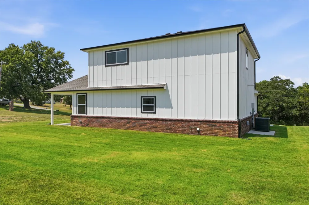 1524 E Grayson Avenue Sapulpa, OK 74066