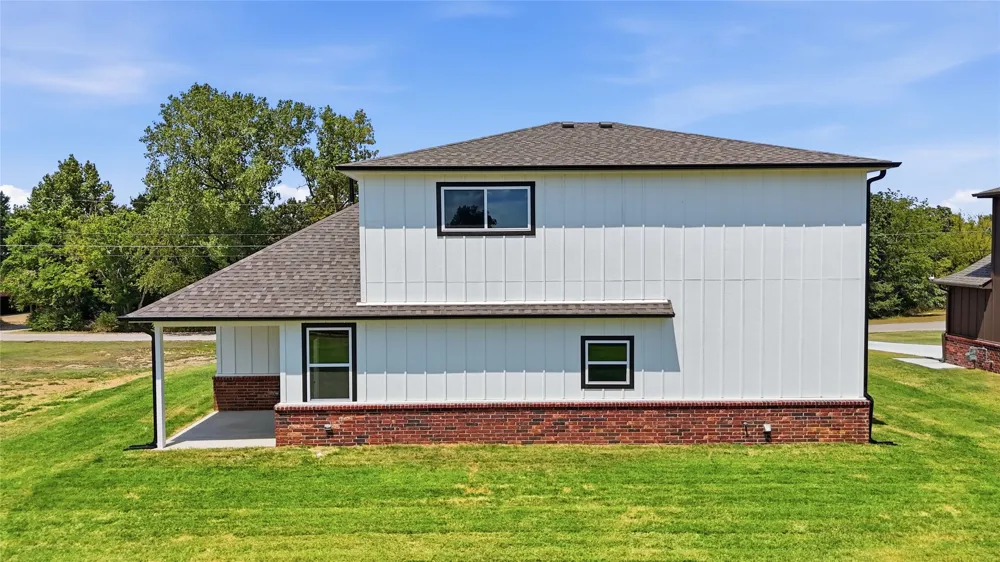 1524 E Grayson Avenue Sapulpa, OK 74066