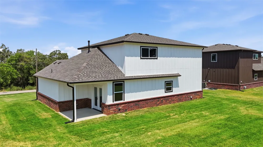 1524 E Grayson Avenue Sapulpa, OK 74066