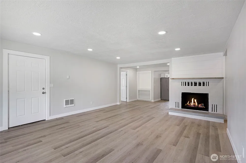 256 Douglas Street Longview, WA 98632