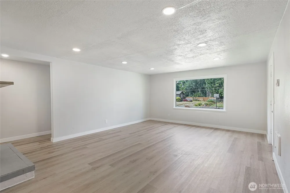 256 Douglas Street Longview, WA 98632