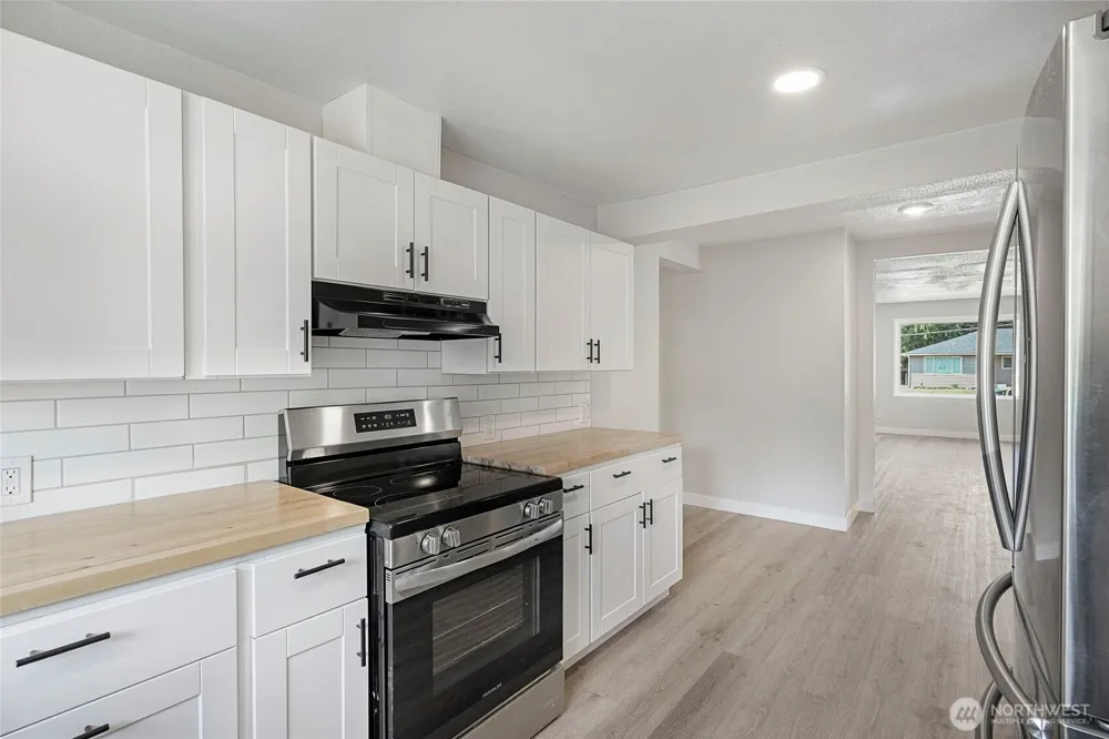 256 Douglas Street Longview, WA 98632