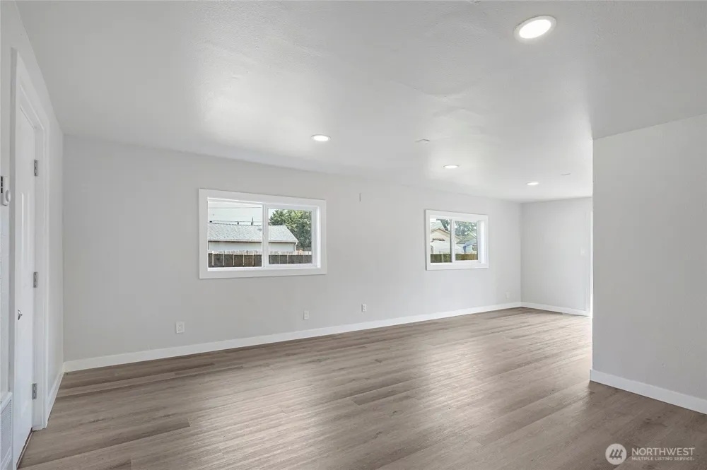 256 Douglas Street Longview, WA 98632