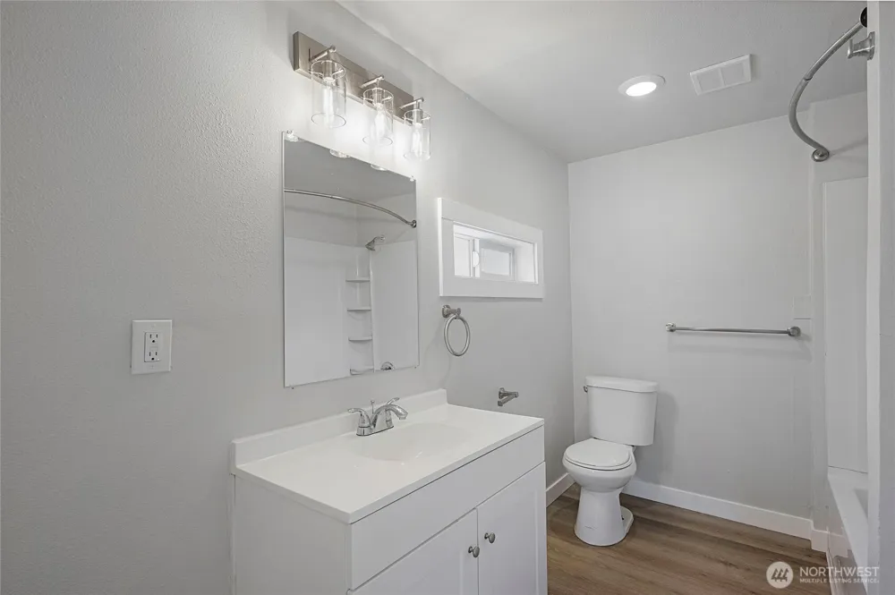 256 Douglas Street Longview, WA 98632