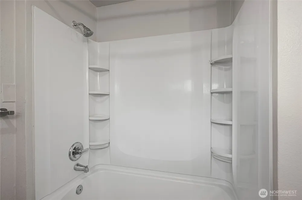 256 Douglas Street Longview, WA 98632