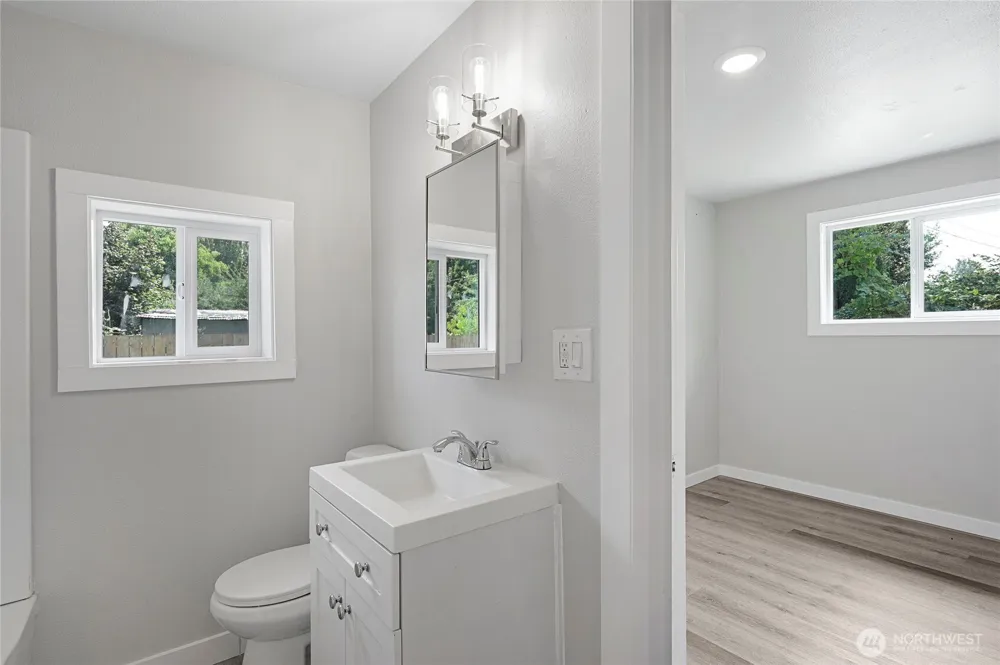 256 Douglas Street Longview, WA 98632