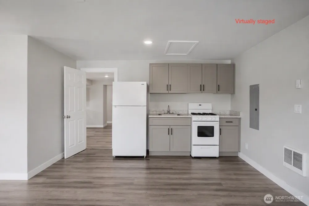 256 Douglas Street Longview, WA 98632