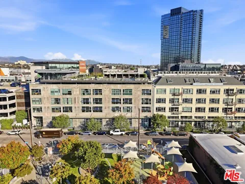 530 S Hewitt Street