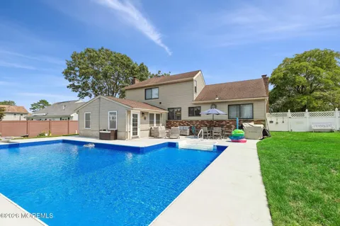 1100 Carlow Drive