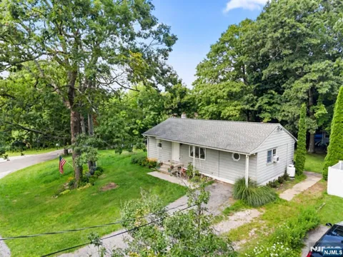 1 Ridgeview Court