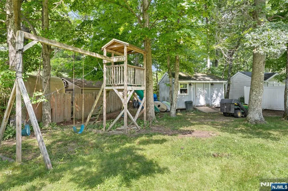 1 Ridgeview Court Vernon, NJ 07422