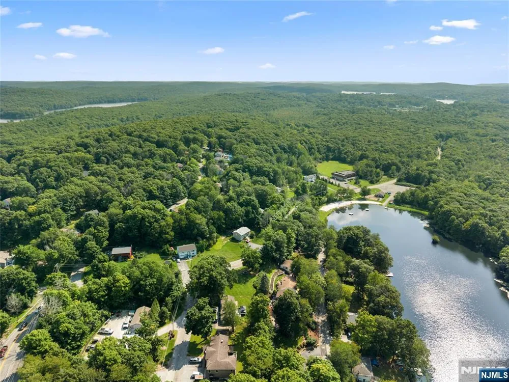 1 Ridgeview Court Vernon, NJ 07422