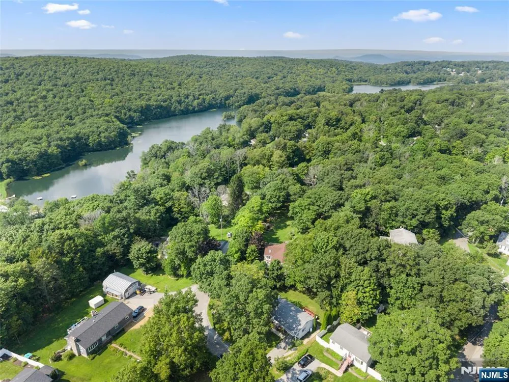 1 Ridgeview Court Vernon, NJ 07422