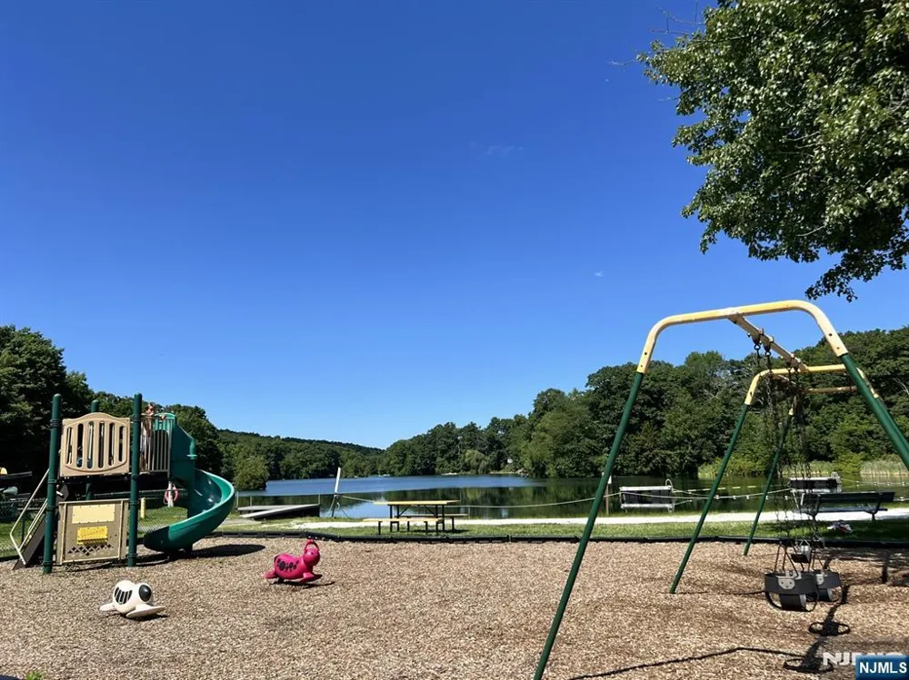 1 Ridgeview Court Vernon, NJ 07422