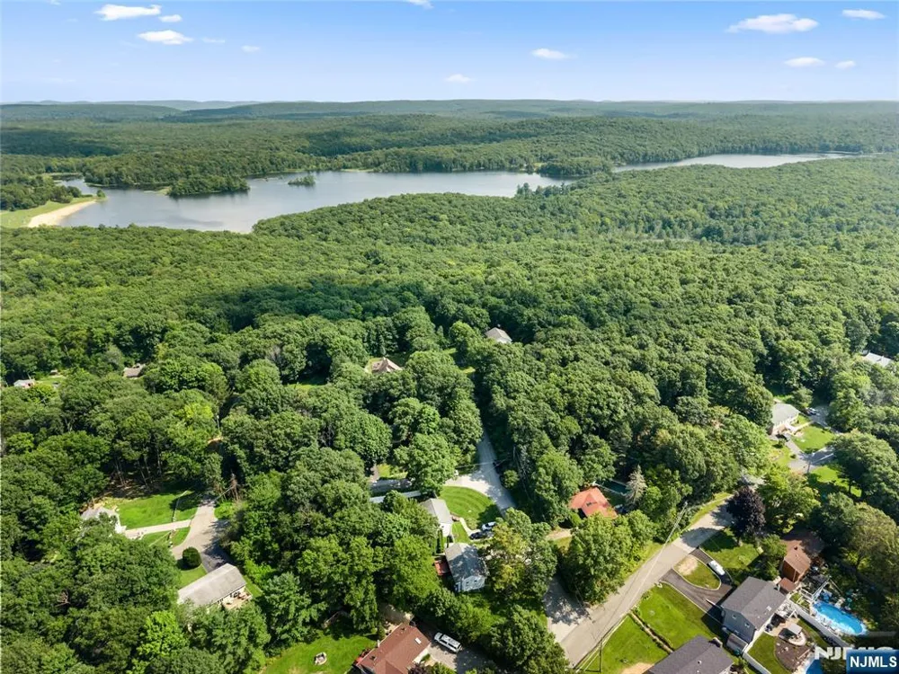 1 Ridgeview Court Vernon, NJ 07422