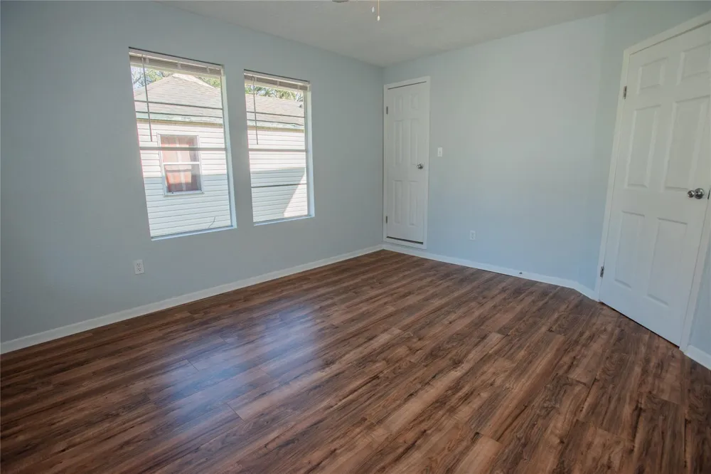 219 Texas Avenue Bacliff, TX 77518