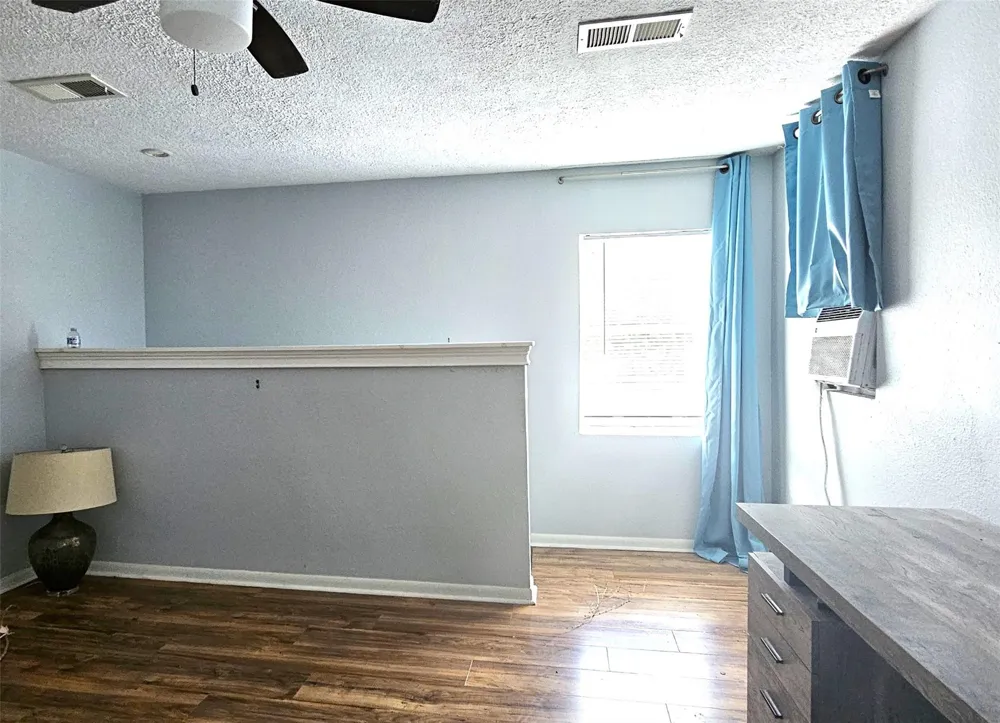 219 Texas Avenue Bacliff, TX 77518