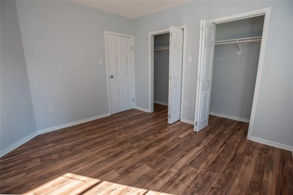 219 Texas Avenue Bacliff, TX 77518