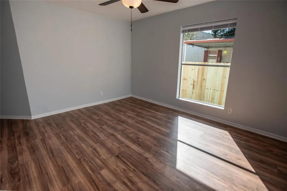 219 Texas Avenue Bacliff, TX 77518