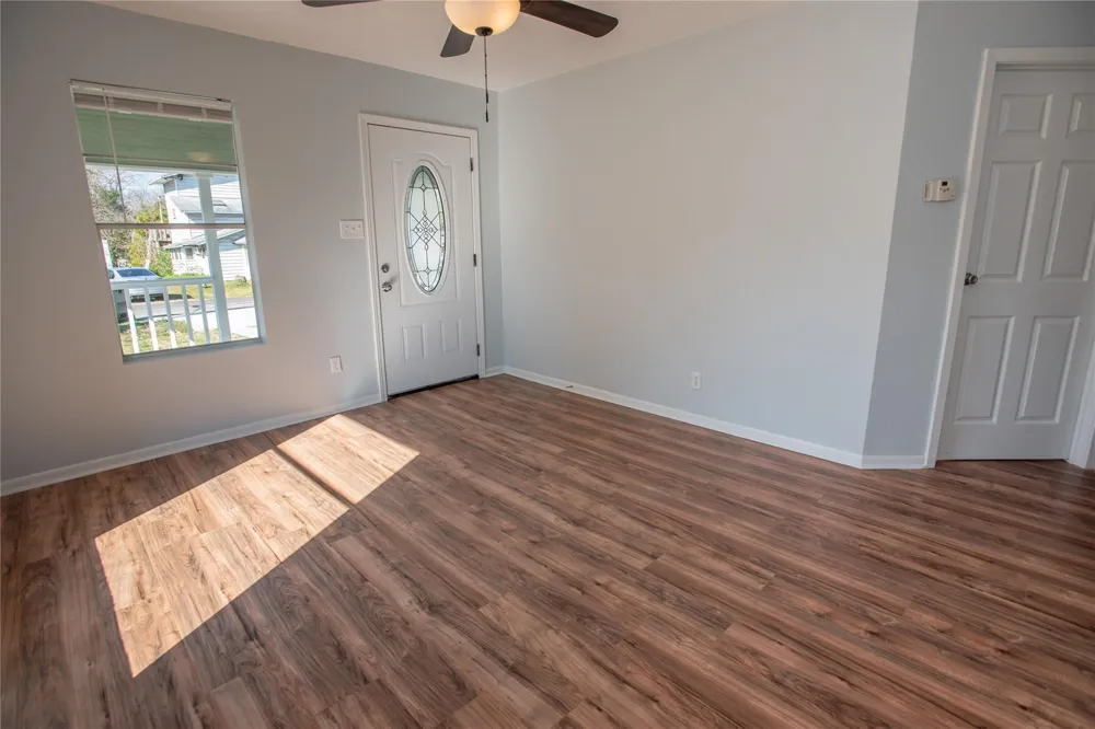 219 Texas Avenue Bacliff, TX 77518