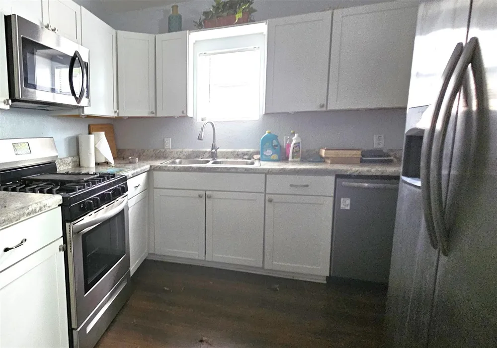 219 Texas Avenue Bacliff, TX 77518