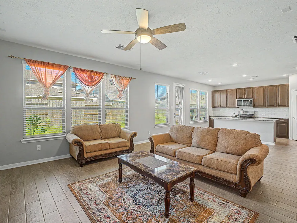 7202 Bakersfield Court Rosharon, TX 77583