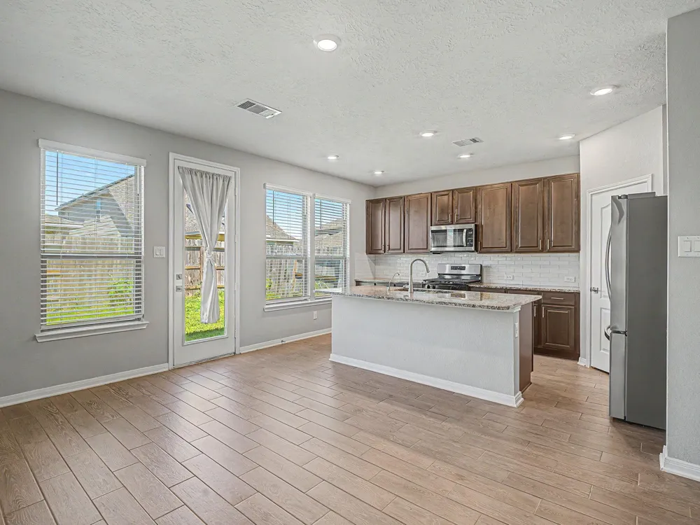 7202 Bakersfield Court Rosharon, TX 77583