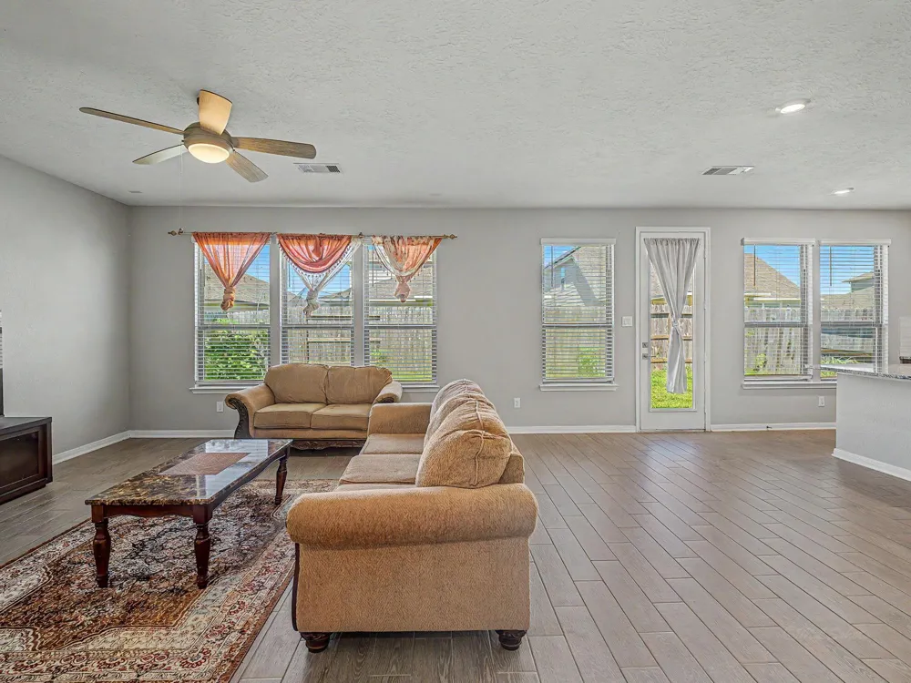 7202 Bakersfield Court Rosharon, TX 77583