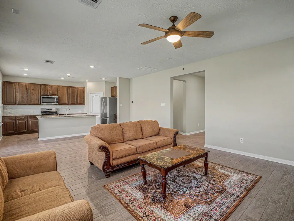 7202 Bakersfield Court Rosharon, TX 77583