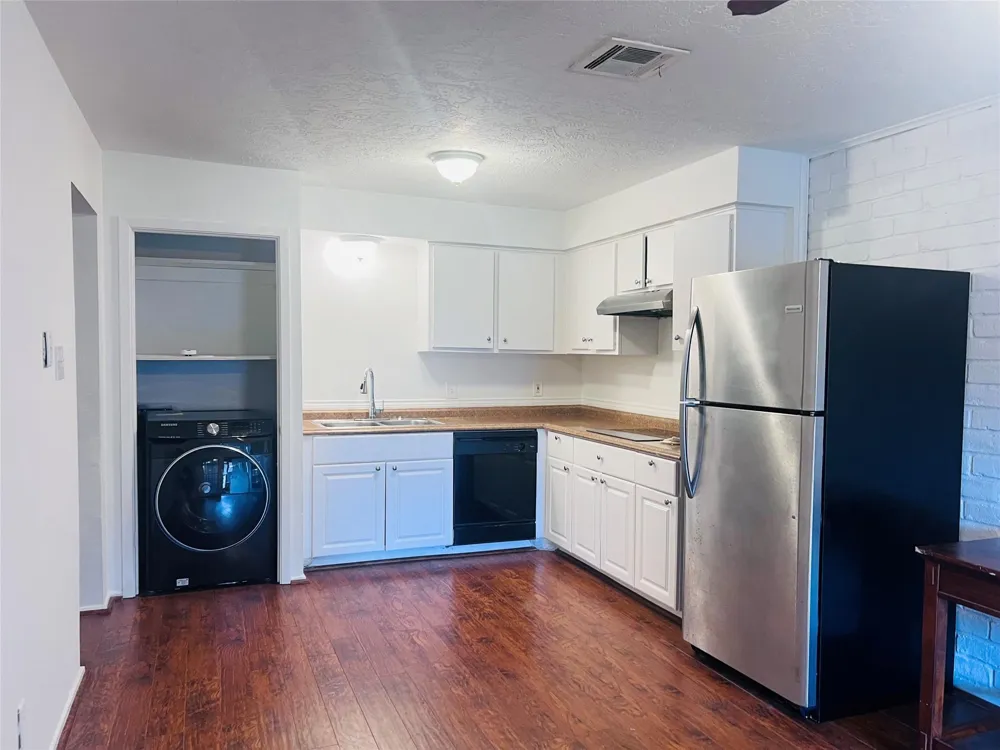 7423 Cook Road Houston, TX 77072