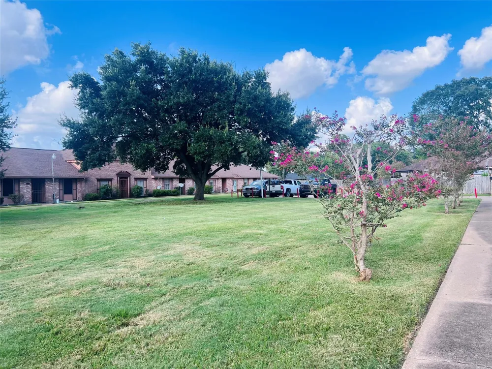 7423 Cook Road Houston, TX 77072