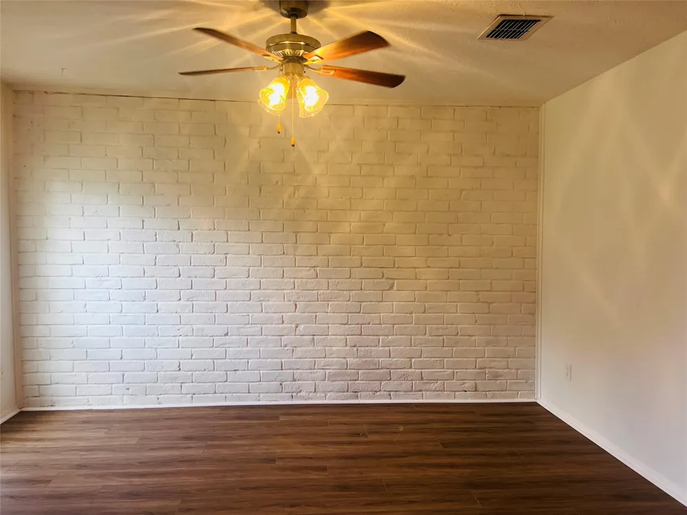 7423 Cook Road Houston, TX 77072