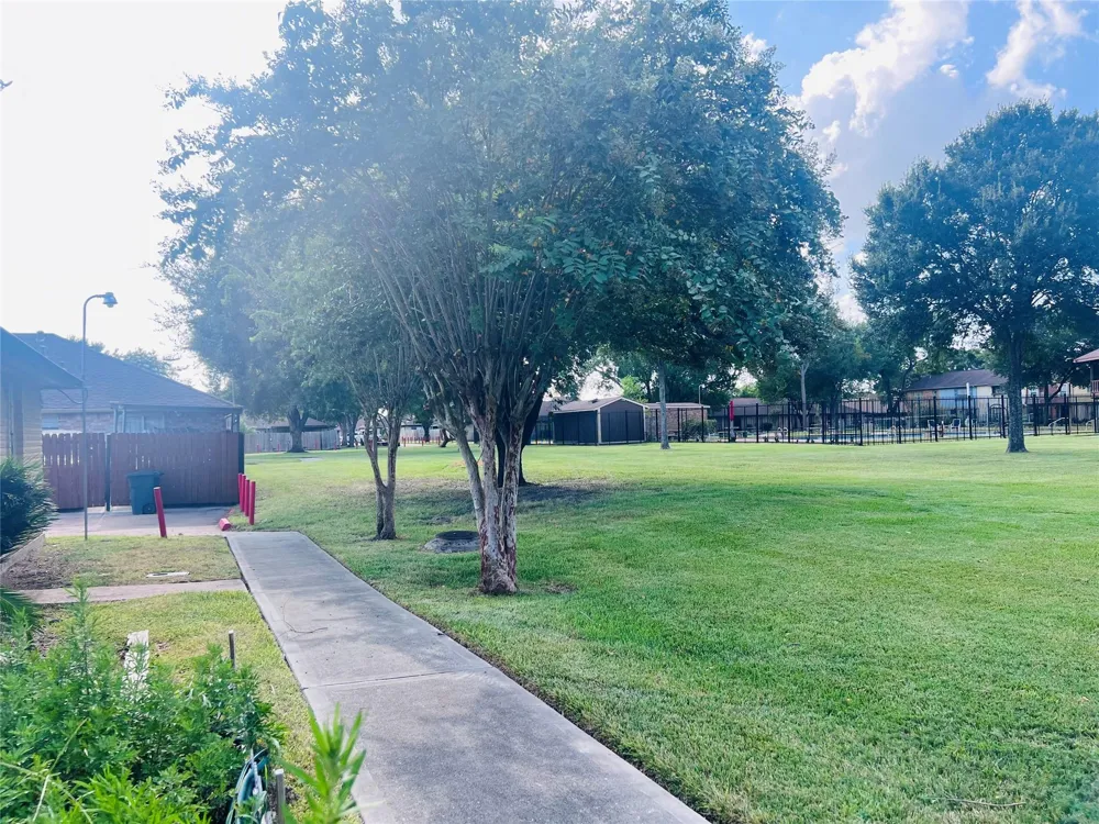 7423 Cook Road Houston, TX 77072