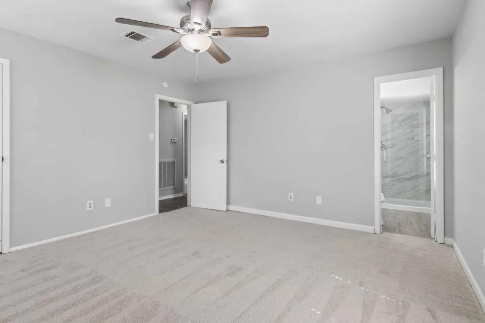 123 Lone Oak Drive Highlands, TX 77562