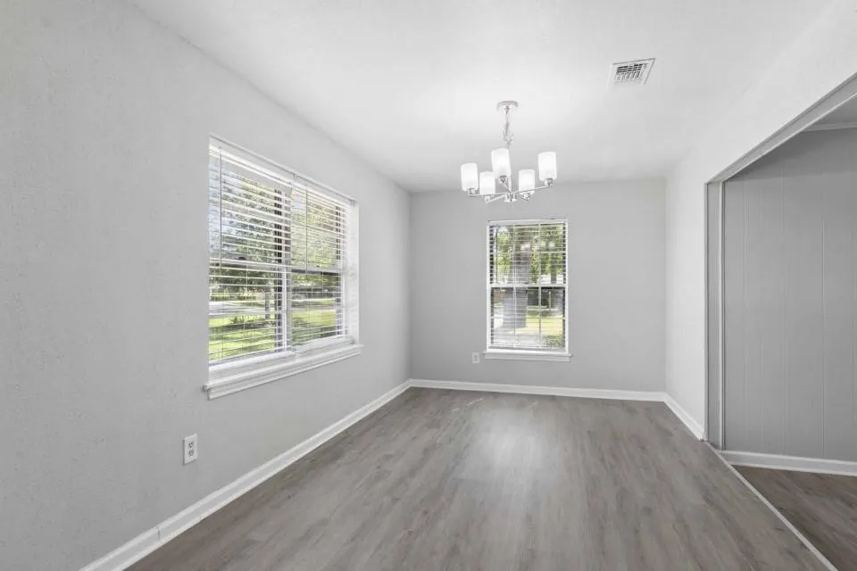 123 Lone Oak Drive Highlands, TX 77562