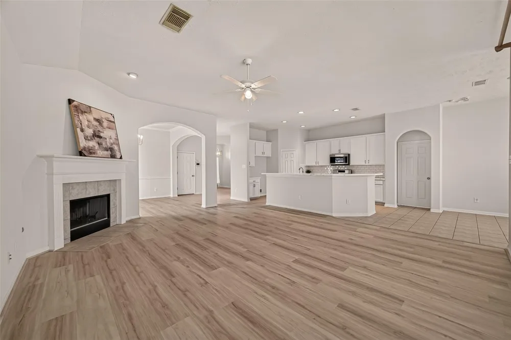 14207 Rolling Hills Lane Rosharon, TX 77583