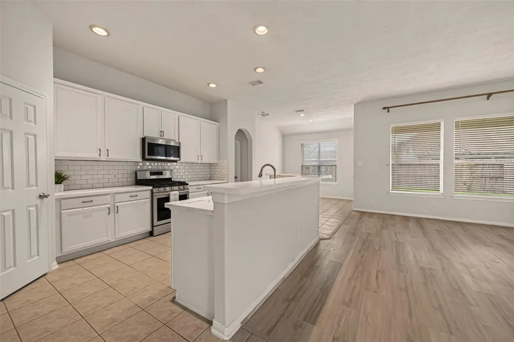 14207 Rolling Hills Lane Rosharon, TX 77583