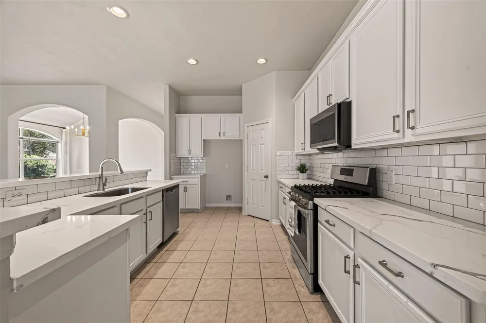14207 Rolling Hills Lane Rosharon, TX 77583