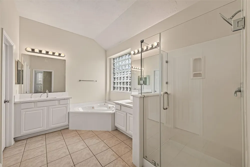 14207 Rolling Hills Lane Rosharon, TX 77583