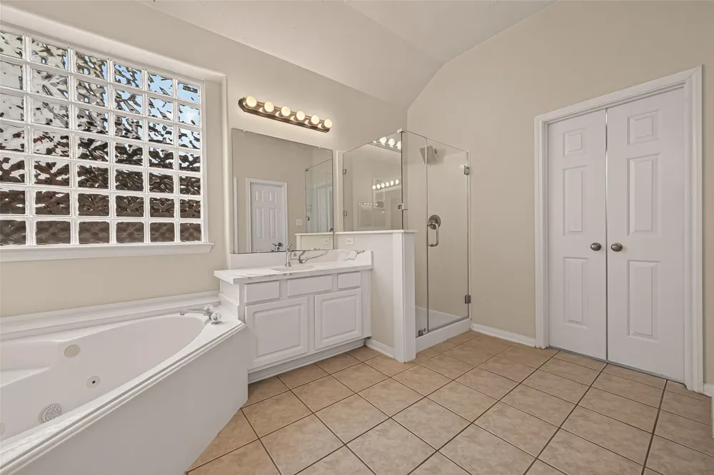 14207 Rolling Hills Lane Rosharon, TX 77583