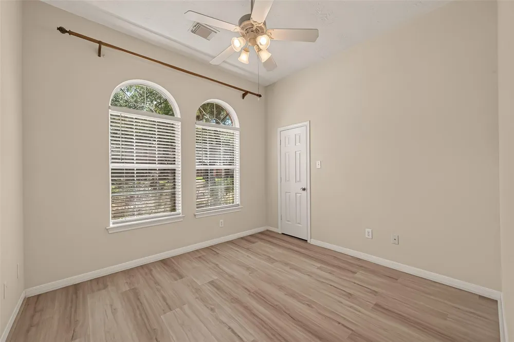 14207 Rolling Hills Lane Rosharon, TX 77583
