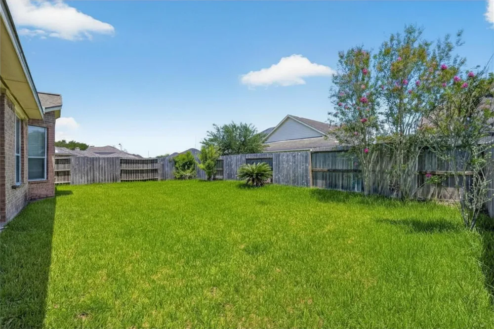 14207 Rolling Hills Lane Rosharon, TX 77583