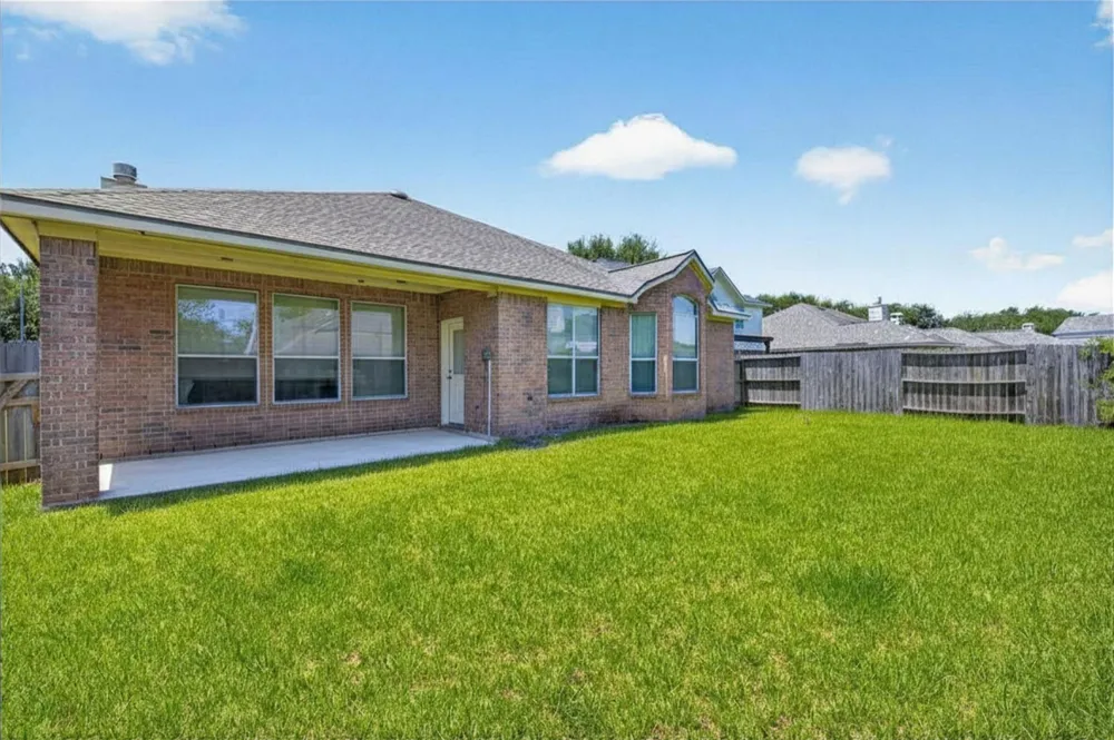 14207 Rolling Hills Lane Rosharon, TX 77583