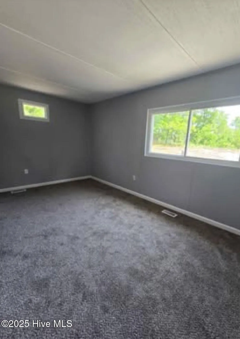 18 Crown Point Road Hubert, NC 28539