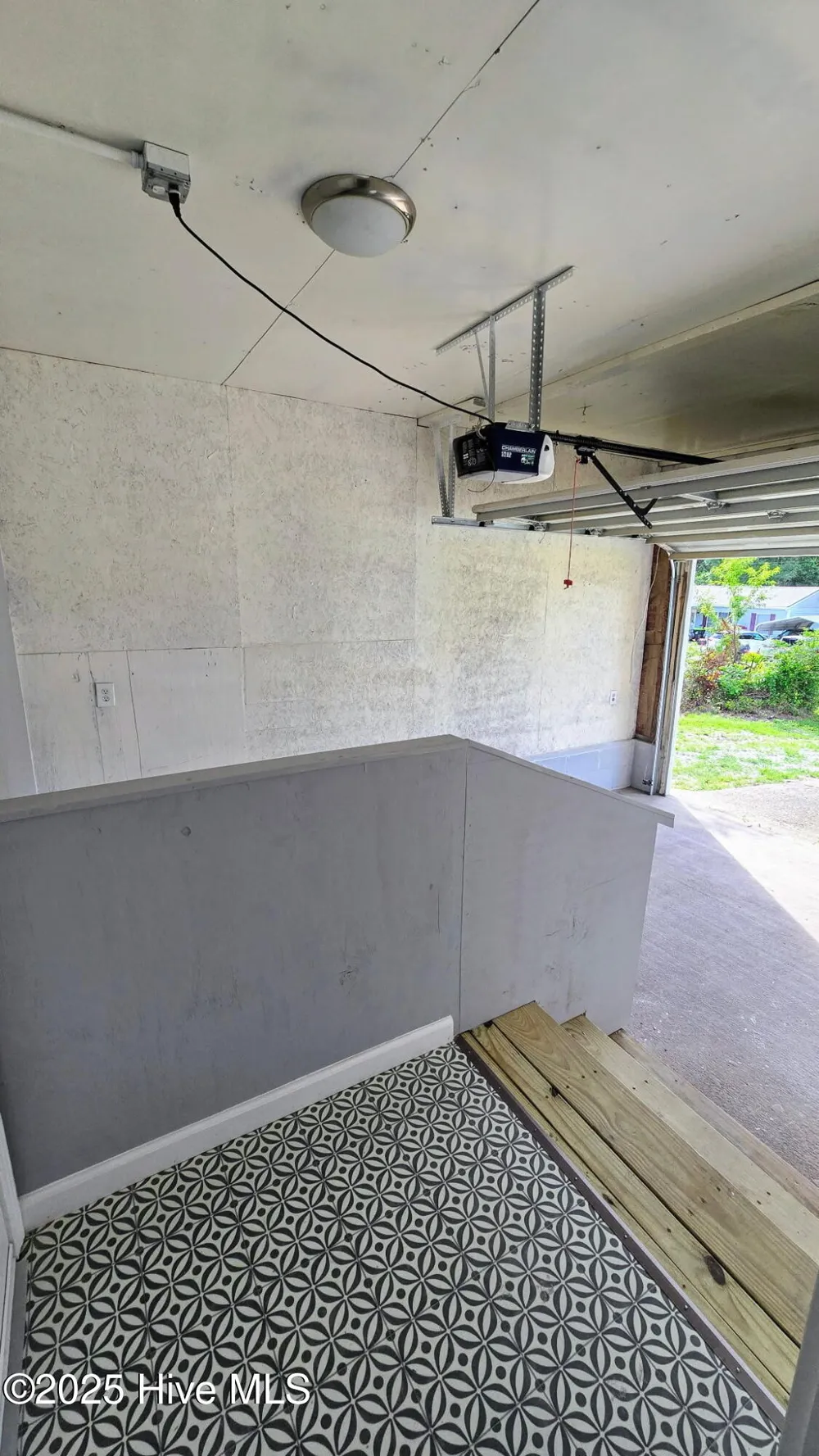 18 Crown Point Road Hubert, NC 28539