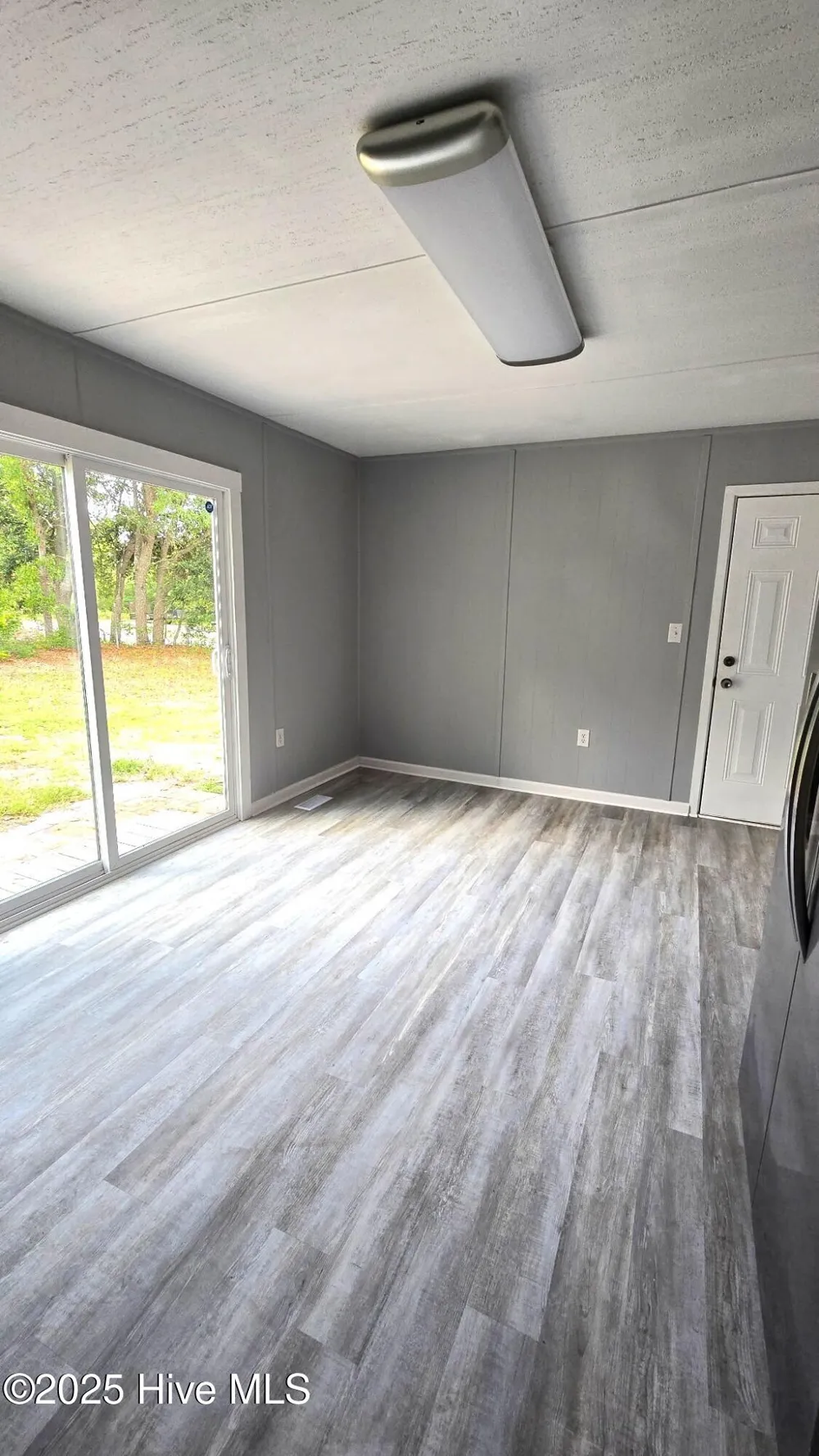 18 Crown Point Road Hubert, NC 28539