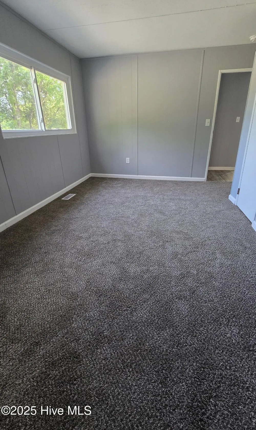 18 Crown Point Road Hubert, NC 28539