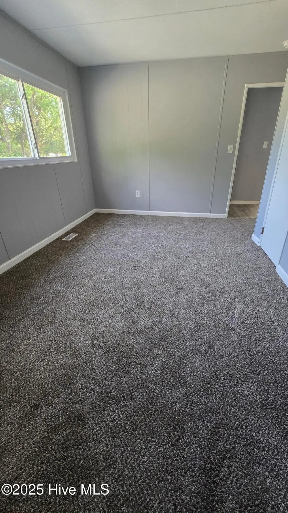 18 Crown Point Road Hubert, NC 28539