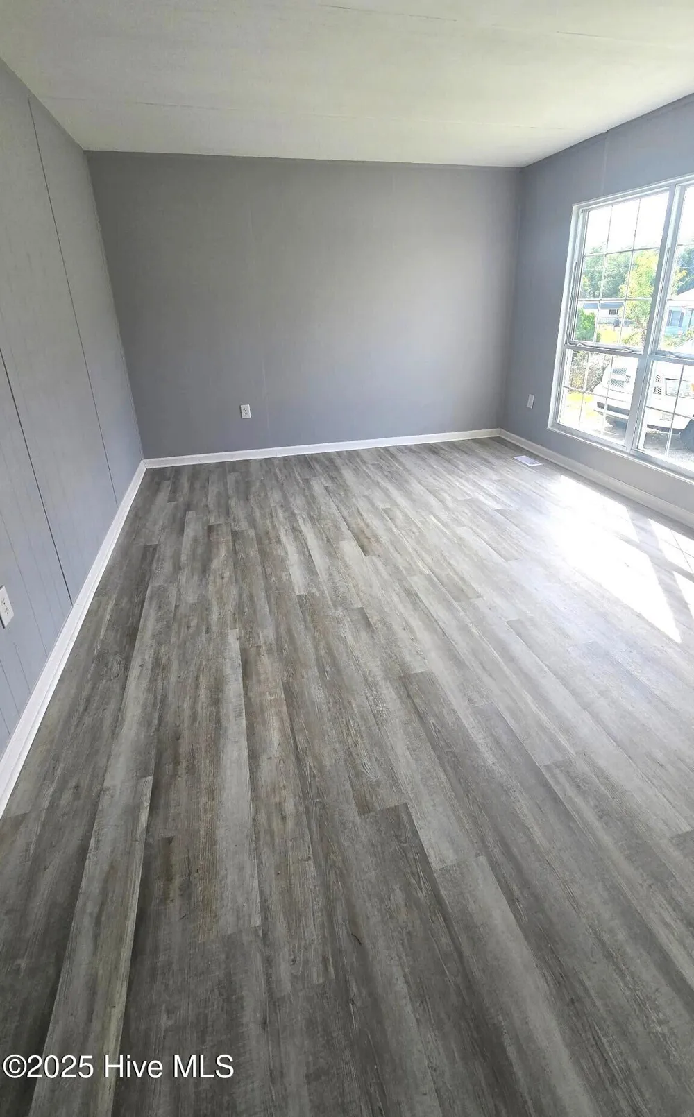 18 Crown Point Road Hubert, NC 28539